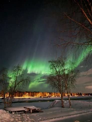 Bo på unikt vandrarhem vid Kukkolaforsen! Upplev Tornedalens kultur, fiske, bastu & forsränning vid Torne älv. Aktiviteter & boende året runt.