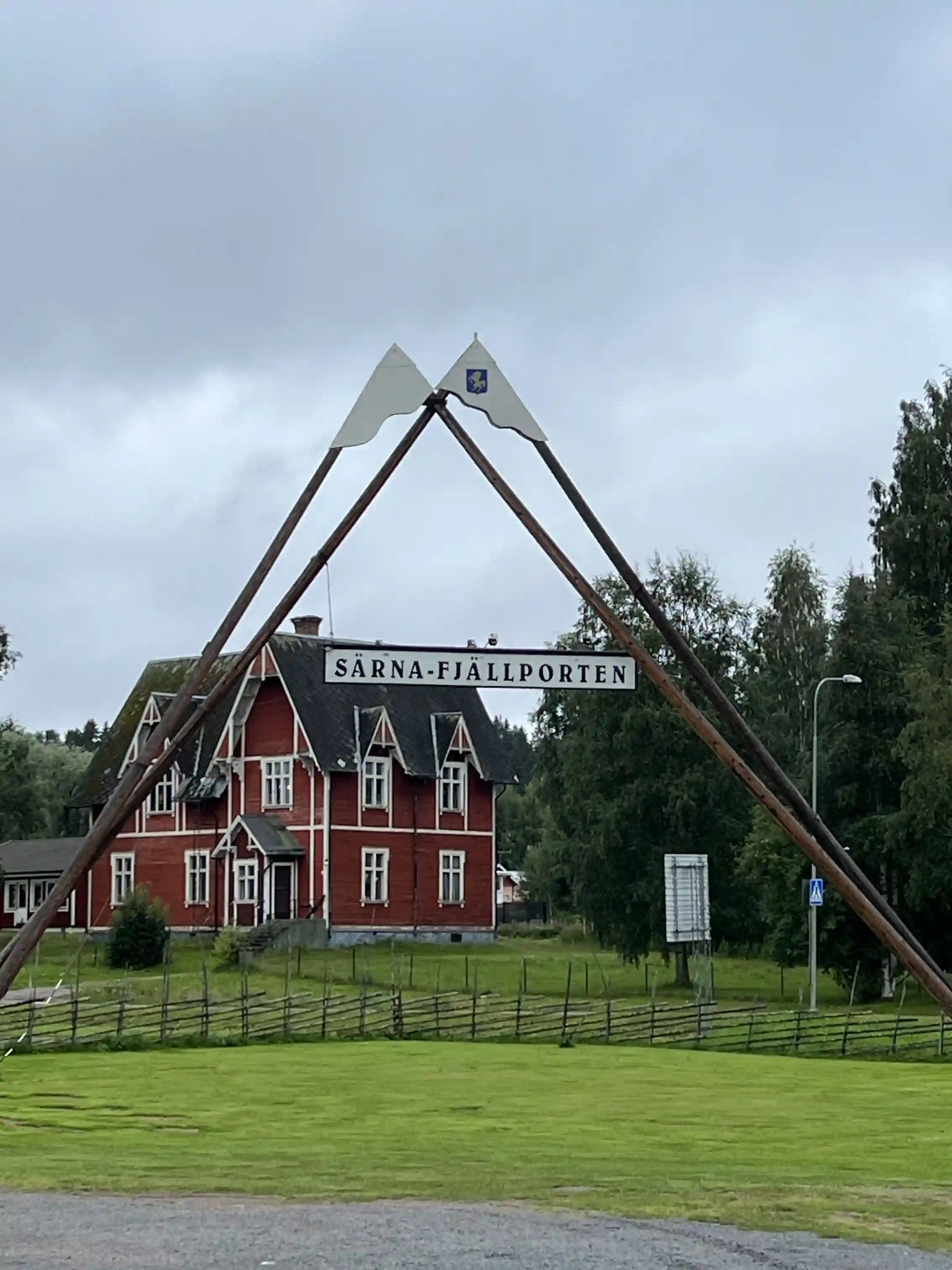 Upptäck Särna Camping – prisvärt vandrarhem & boende i Dalarna vid Särnasjön. Perfekt för fiske, vandring, skoter & hundspann nära Fulufjället. Öppet året runt!
