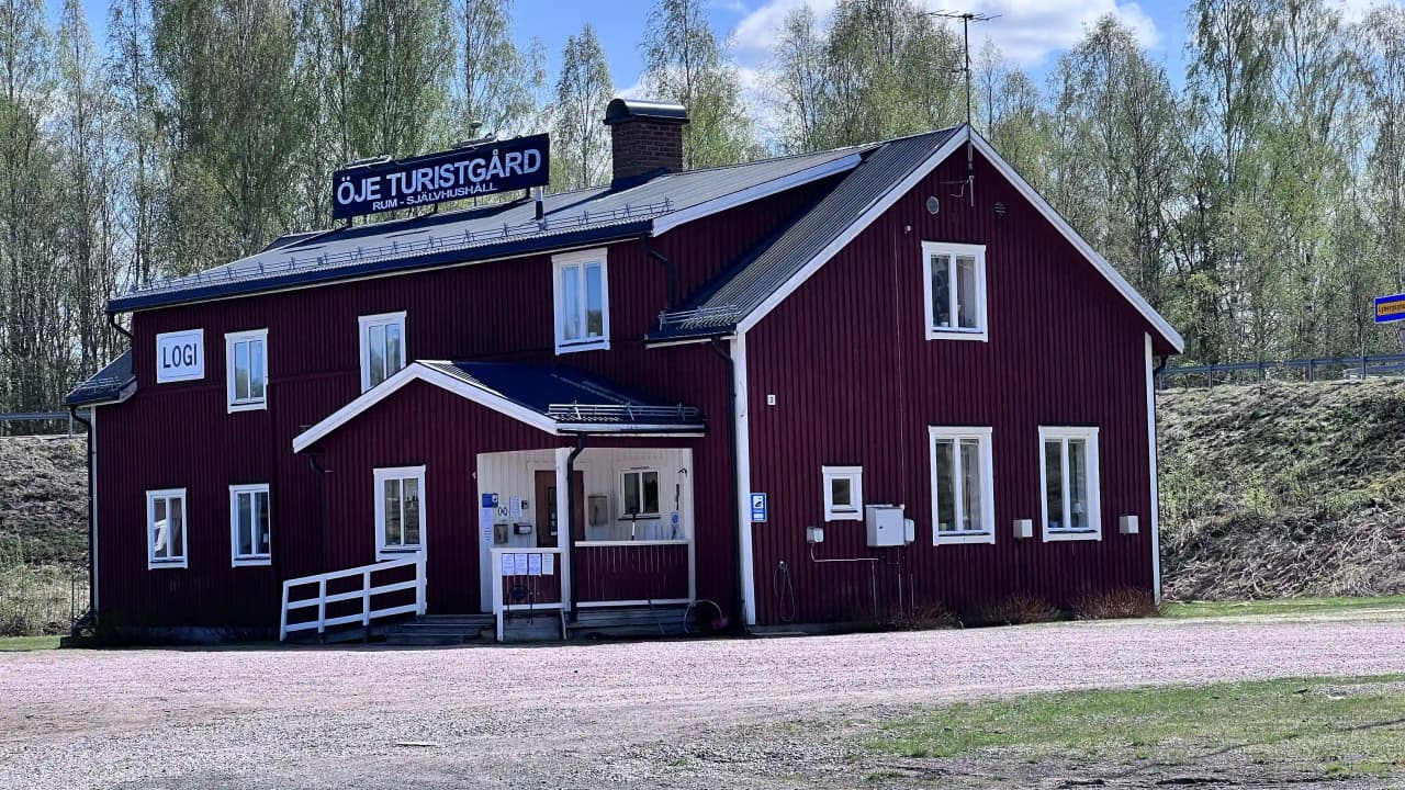 Bo prisvärt på Öje Vandrarhem vid Öjesjön, Dalarna. Öppet året runt! Perfekt för fiske, MTB, vandring & kanot. Boka ditt rum nära naturen idag!